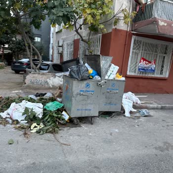 Muratpaşa Altındağ’da Çöp Konteynerleri Dolu Ve Kötü Koku Sorunu