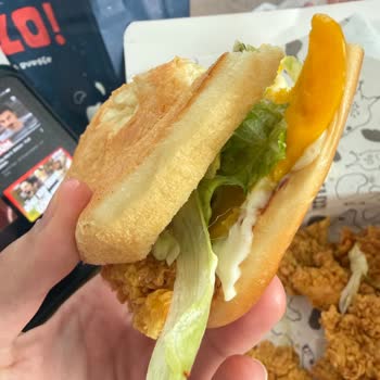 Yabancı Madde Çıkan Yemekte İade Reddi Ve Canlı Yardımda Tekrar Fotoğraf Talebi