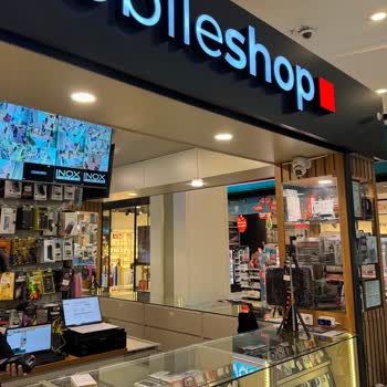 Kırılan Kılıf Ve Kaba Mağaza Personeli