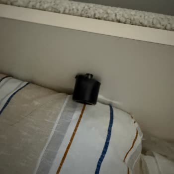 Asimo Mobilya’da Kırılan Yatak Bazası Ve Eksik Makyaj Aynası Pufu İçin Hızlı Çözüm Talebi