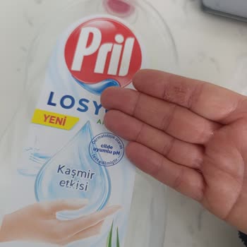 Pril Losyon Deterjanı Ciltte Şiddetli Yanma Ve Kanamalara Sebep Oldu