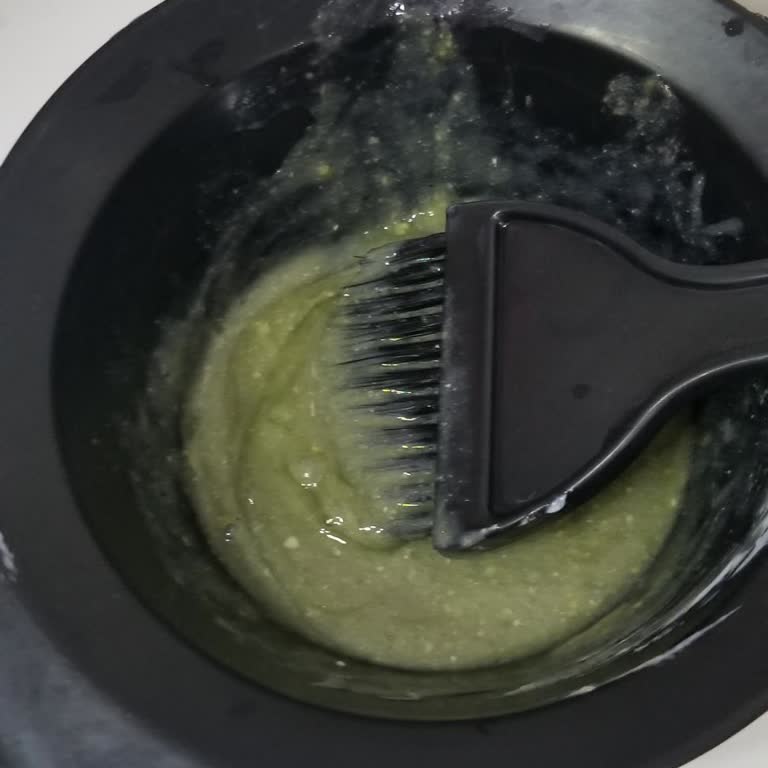 Saç Boyamaları Yeşile Döndü, L'Oréal Ve Migros'tan Açıklama Ve Çözüm Talebi