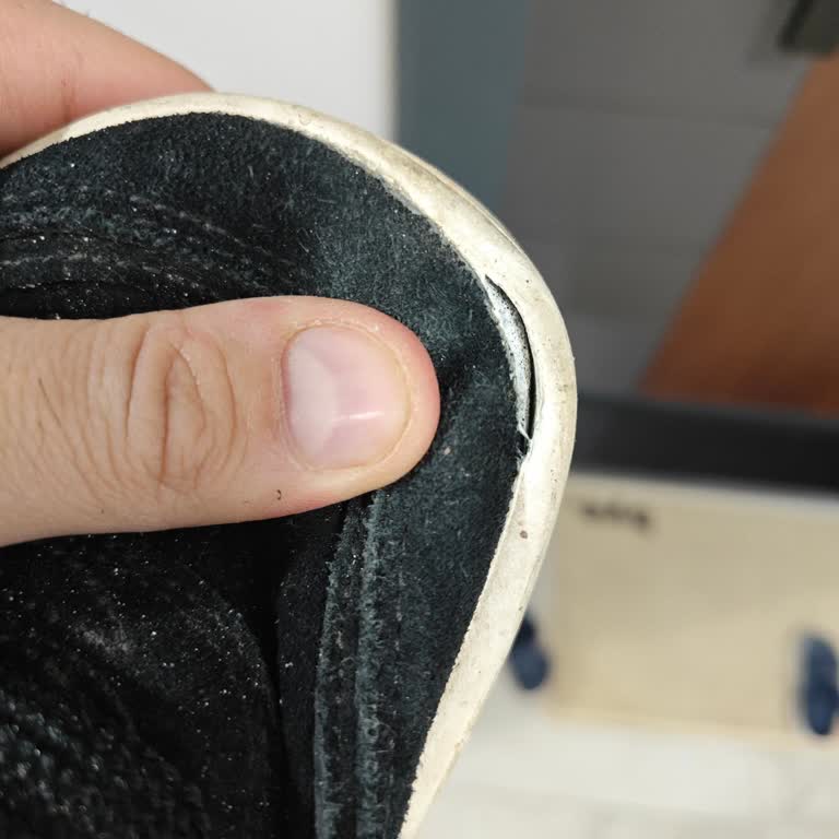 In Street İki Yıl Garantili Spor Ayakkabıda Renk Solması Ve Burun Açılmalarına Karşı Değişim Talebi!