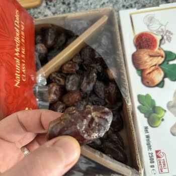 Reklam Görünümüyle Uymayan, Ekşi Ve Beyaz Lekeli Hurma Ürünü