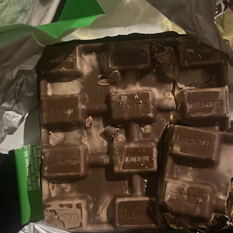 Ülker Antep Fıstıklı Çikolata Renk Bozukluğu Ve Güven Kaybı