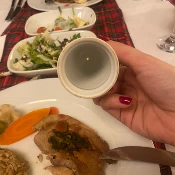 Dedeman Palandöken Ski Lodge Yılbaşı Akşamı Boş Tuzluk Ve Yetersiz Yemek Nedeniyle Değer Görmeme