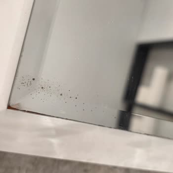 Creavit Banyo Dolabında Su Sızıntısı Ve LED Işığı Çalışmıyor