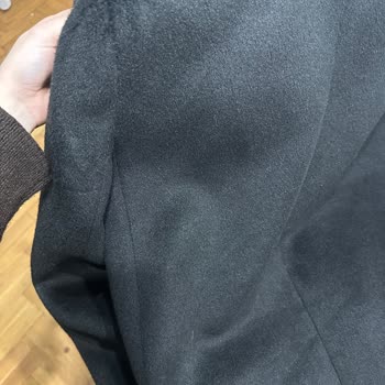 Kumaş Kalitesi Düşük Siyah Ceket Ve Müşteri Hizmetleri Yanıtsızlığı