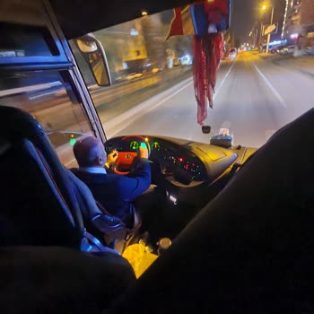 Otobüste Sigara İçen Şoför Ve Muavine Karşı Şikayet Ve Ücret İadesi Talebi