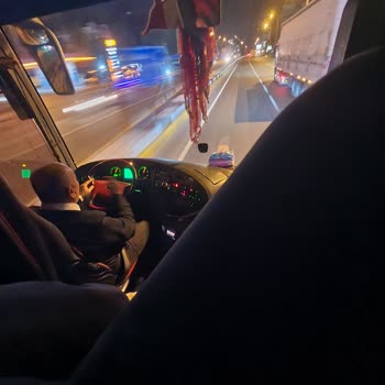 Otobüste Sigara İçen Şoför Ve Muavine Karşı Şikayet Ve Ücret İadesi Talebi