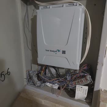 Fiber İnternet Kesintisi İşimizi Durdurdu, Acil Çözüm Bekliyoruz