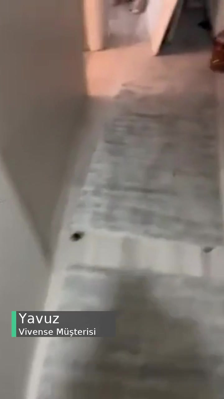Vivense Usta Ayaklarım Toz Olmasın, Süpürün Dedi videonun kapak resmi