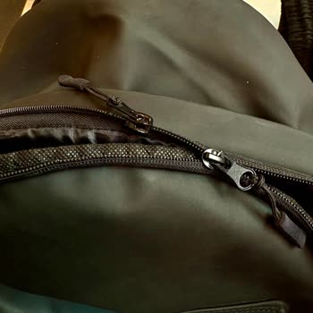 Fermuarı Bozulan Çanta İçin DeFacto’dan Değişim Talebi