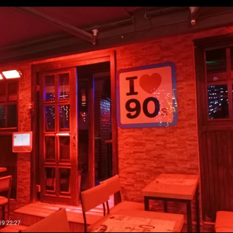 80ler 90lar Bar Fazladan Para Alma Peşindeler ve Saygısızlar