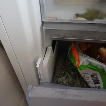 Beko Buzluk Çekmecesinin Kalitesiz Malzemesi Nedeniyle Kırılması Ve Garanti Tartışması