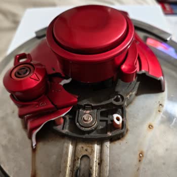 Kırık Düdüklü Tencere Kapağı İçin Garanti İle Ücretsiz Değişim Talebi