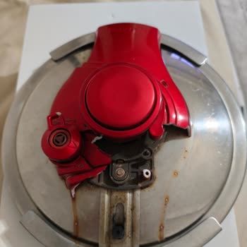 Kırık Düdüklü Tencere Kapağı İçin Garanti İle Ücretsiz Değişim Talebi