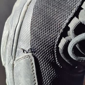 Garanti Süresi Dolmuş Olmasına Rağmen Su Geçirmez Outdoor Ayakkabıda Üretim Hatası Değişim Talebi