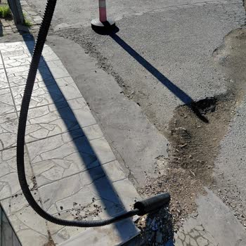 İzinsiz Kablo Çekimi Kapı Önünde Güvenlik Ve Düzen Sorunu