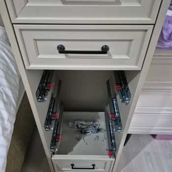 Eksik Ve Kırık Gardırop Parçası Nedeniyle Gecikmiş Teslimat Ve Acil İade Talebi