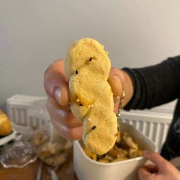 Fırın Tam Pişirmiyor, Garanti Kapsamında Ücretli Servis İstendi