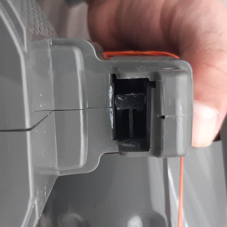 Fantom P1250 Süpürge Toz Haznesi Kilidi Kırıldı, Garanti Servisiyle İletişim Kurulamıyor