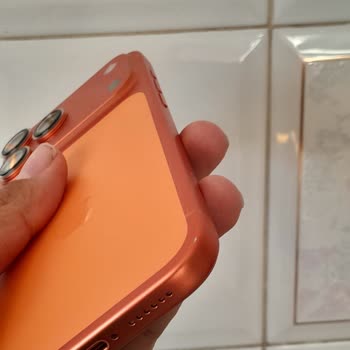 İPhone 17 Pro Max Çizik Problemi: Dayanıklılıkta Büyük Hayal Kırıklığı