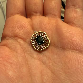 Kolye Kısa Sürede Sararıp Koptu Ve Şikayetime Cevap Gelmedi