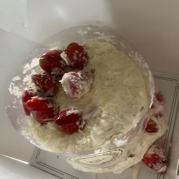 Dağılmış Ve Erimiş Pasta İçin İade Talebine Yanıt Alınamaması