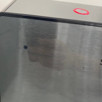 Aşırı Gürültülü Ve Lekeli Su Sebili İçin Koşulsuz Değişim Talebi