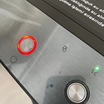 Aşırı Gürültülü Ve Lekeli Su Sebili İçin Koşulsuz Değişim Talebi