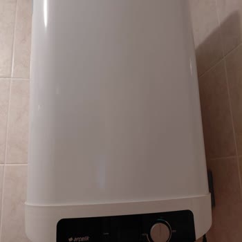 Arçelik Termosifon Dijital Gösterge Kısmından Su Sızması: Üretim Hatası İddiası