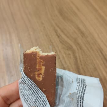 Protein Bar İçindeki Plastik Parça Çocuk Sağlığını Tehlikeye Atıyor