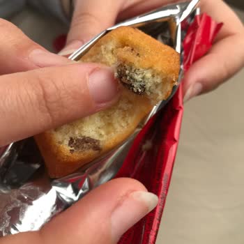 Eti Topkek'ten Saç Çıktı!