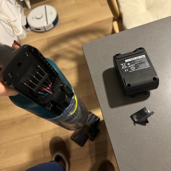 Philips Dikey Süpürge Batarya Arkası Sadece İki Haftada Kırıldı