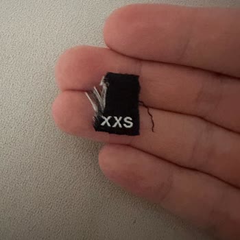 Dolap'ta Yanıltıcı Beden Bilgisi Ve Kesilmiş Etiket Nedeniyle İade Talebi