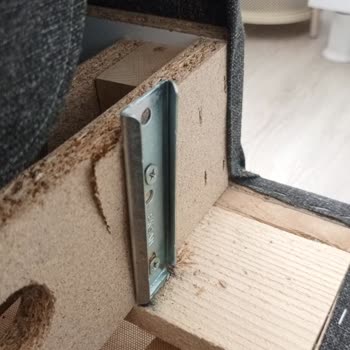 30 Bin TL'lik Koltukta El Dayama Yerinin Kısa Sürede Kırılması Ve Cevapsız İletişim