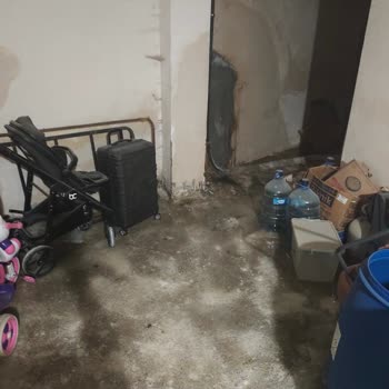 On Günlük Tıkanıklık Nedeniyle Apartman Su Basıyor, Buski Yardımı Gelmedi