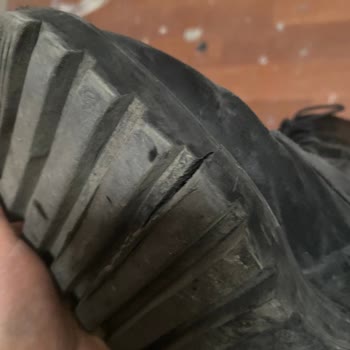 Derimod Botunun Kısa Sürede Tabanda Çatlak Oluşması Ve Yetersiz Garanti