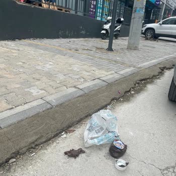 İnce Poşet Nedeniyle Çikolata Kavanozu Kırıldı Ve Mağaza Çözüm Sunmadı