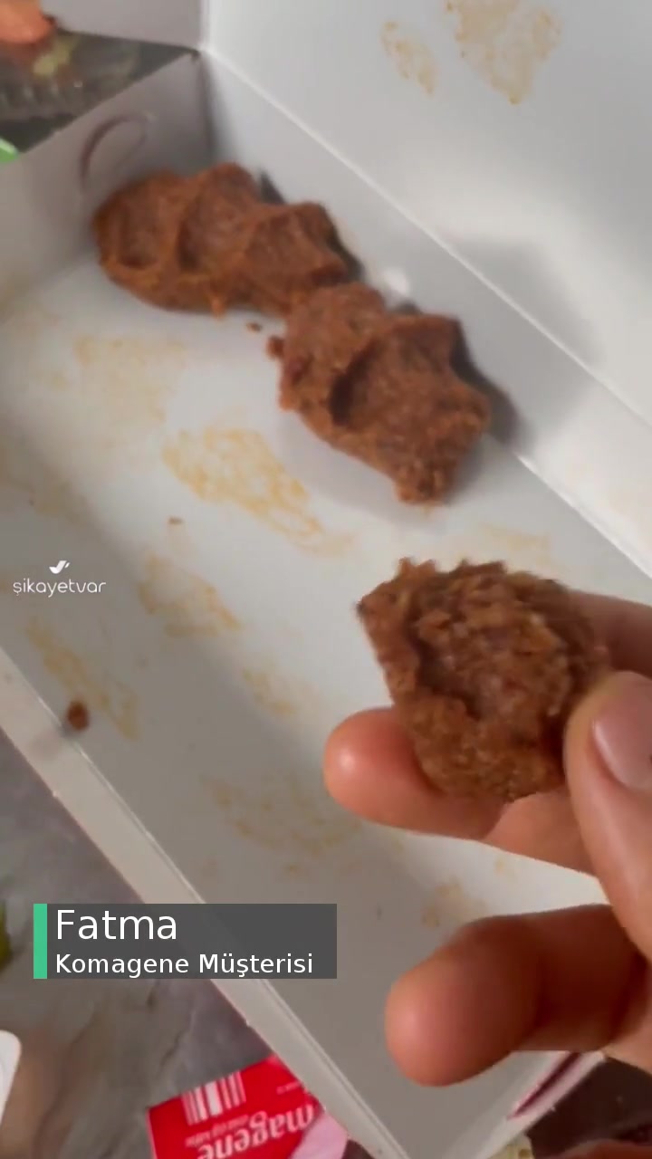 Komagene Çiğ Köfteden Kıl Çıktı videonun kapak resmi