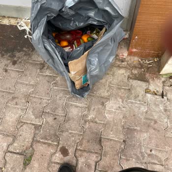 Parçalanmış Ve Eksik Kargo Şube Önünde Bırakıldı, Müşteri Ciddi Mağduriyet Yaşadı