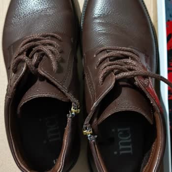 İlk Giyimde Botta Boya Verdi Mağaza Hatası Değil Dedi İade Talebi