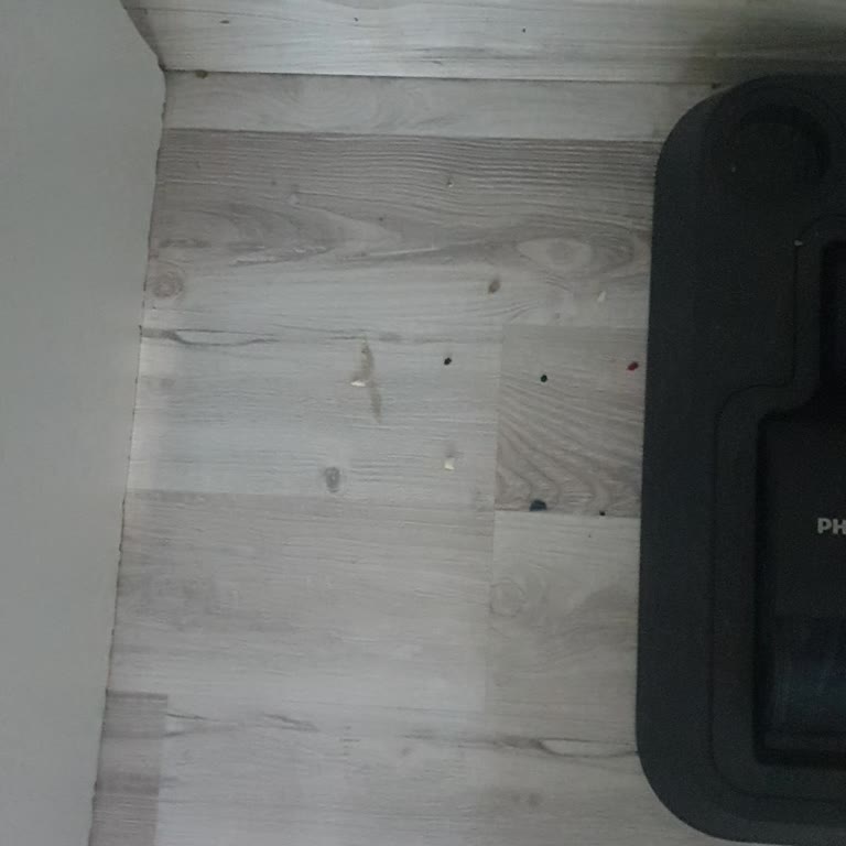 Philips Aqua Trio Süpürge Çöpü Geri Düşürerek Temizliği Bozuyor