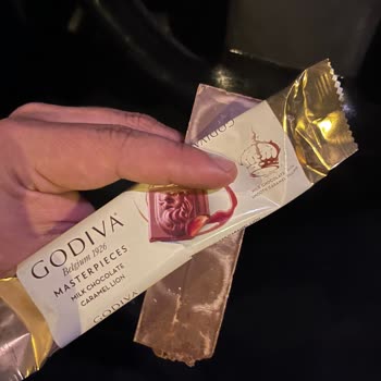 Petrol Ofisi Geçmiş Tarihli Çikolata Satışta, Personel İhmali