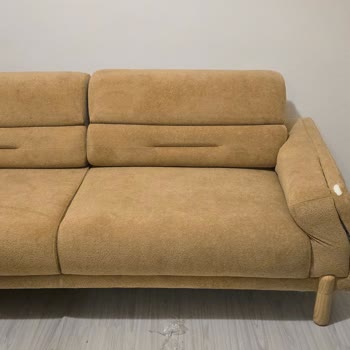 Kırık Koltuk Takımı Ve Mağazanın İlgisizliği Değişim Sürecini Uzatıyor