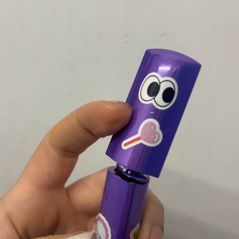 Pastel Maskara Kırıldı, Kalitesiz Ürün Şikayeti Ve Değişim Talebi