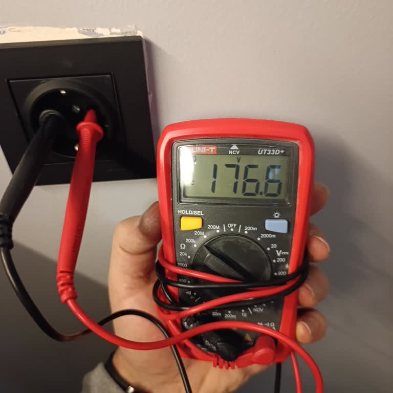 SEDAŞ Kocaeli Darıca’da Sürekli Voltaj Düşüklüğü, Elektronik Eşyalara 37 Bin Tl Zarar