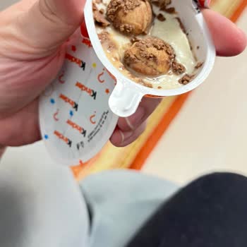 Şok Market’ten Bozuk Kinder Sürpriz Yumurta Çikolatası: Sağlık Endişesi Ve İade Talebi
