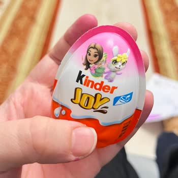 Şok Market’ten Bozuk Kinder Sürpriz Yumurta Çikolatası: Sağlık Endişesi Ve İade Talebi